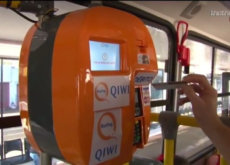 Transporte Pró Urbano testa aparelho de recarga dentro de ônibus