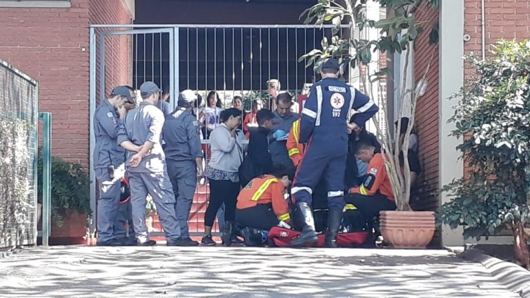 Dia do repórter: estudantes visitam estúdio da TV Thathi SBT
