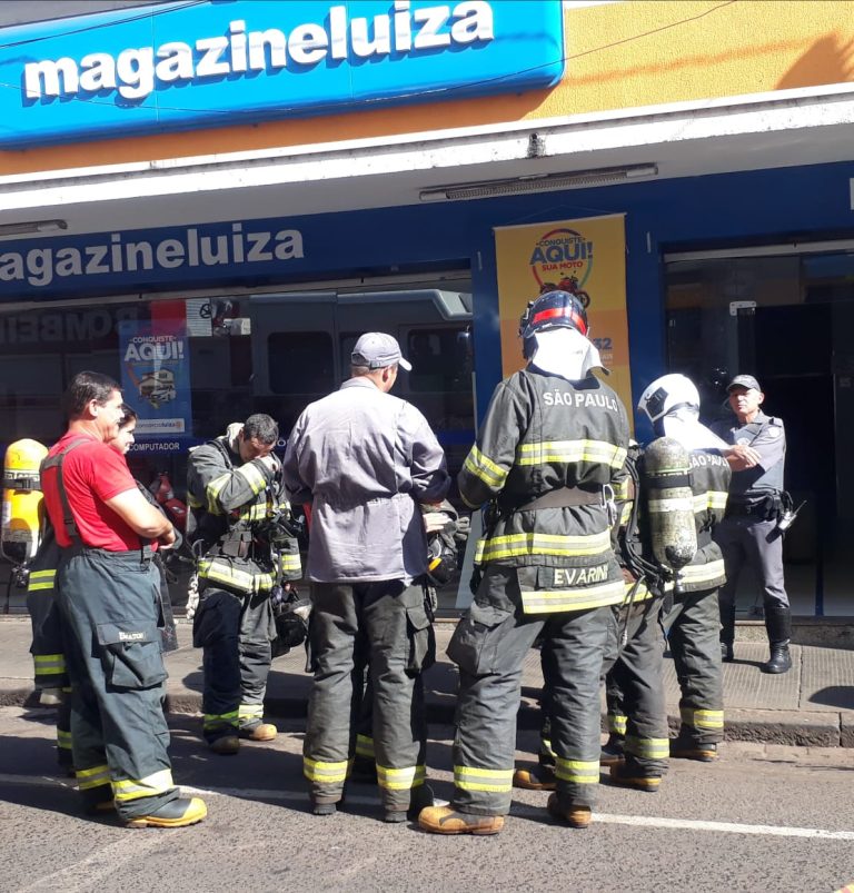 Princípio de incêndio mobiliza corpo de bombeiros no centro de Ribeirão