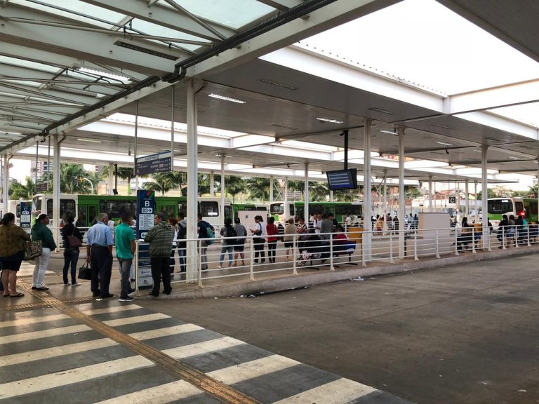 Licitação para locação de ônibus elétricos é suspensa pelo TCE