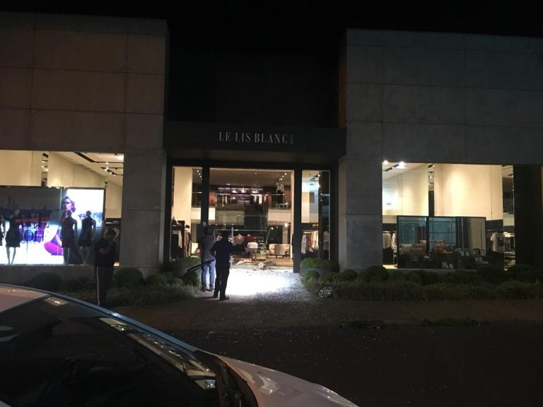 Trio invade e furta loja de luxo em Ribeirão Preto