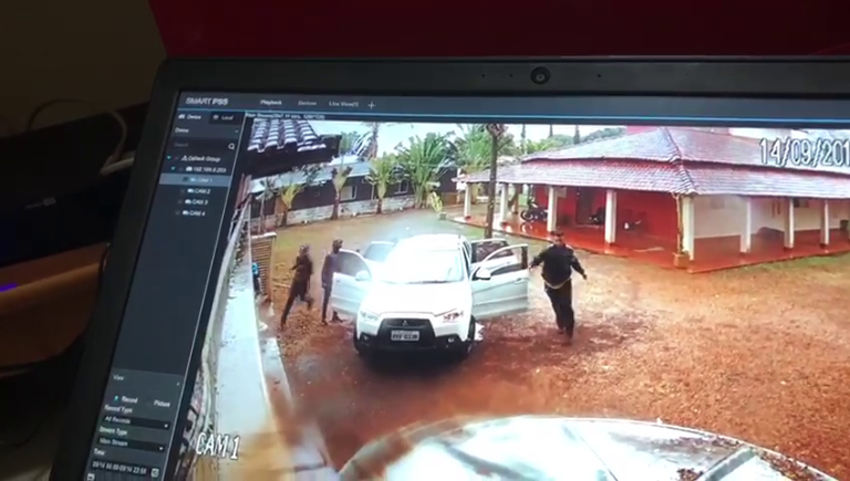 Vídeo: criminosos roubam chácara e agridem vítima no Recreio Internacional