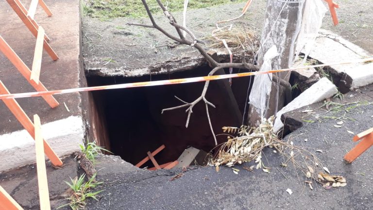 Pedido “sincerão” de dinheiro para corote chama a atenção nas ruas de Ribeirão