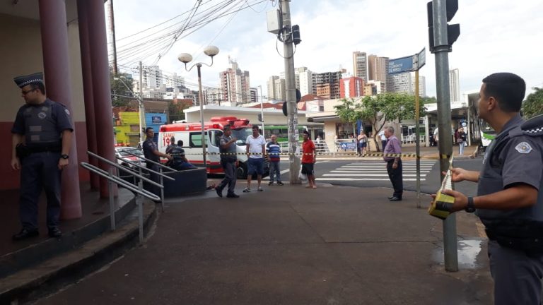Homem morre em frente ao Centro Popular de Compras, em Ribeirão Preto