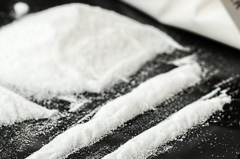 GCM flagra menor de idade com 150 pinos de entorpecente