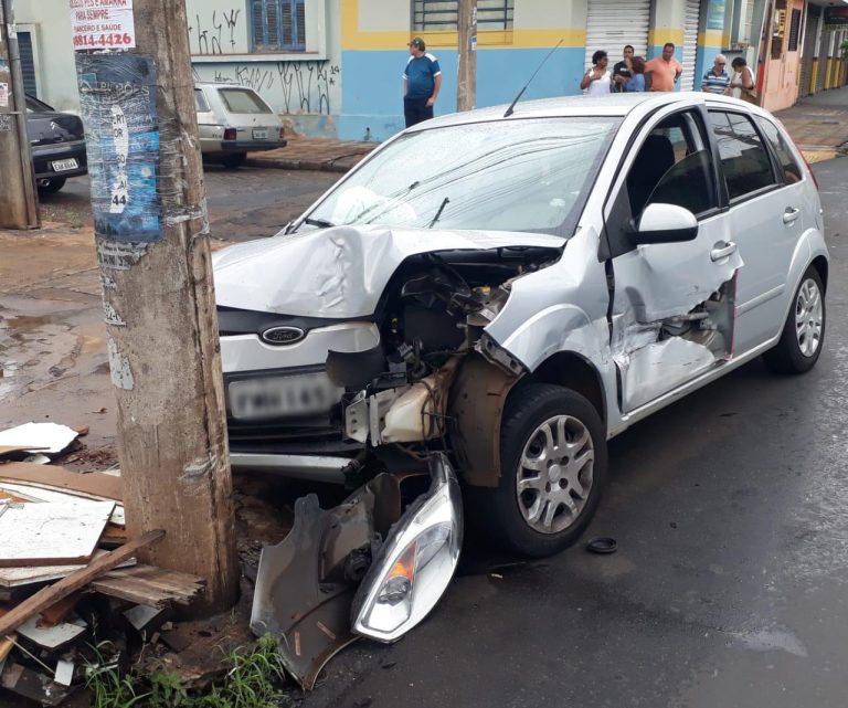 Mãe e filha de oito meses se envolvem em acidente nos Campos Elíseos