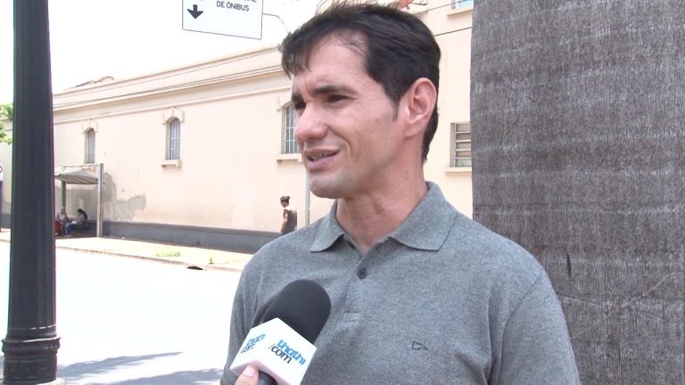 “Bombas-relógio”, diz presidente da APROFERP sobre escolas municipais