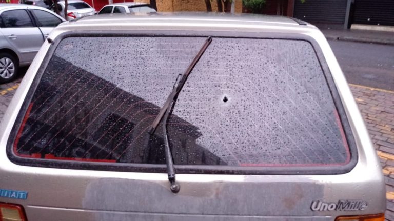 Menor assalta pizzaria e acaba baleado no Monte Alegre, em Ribeirão Preto