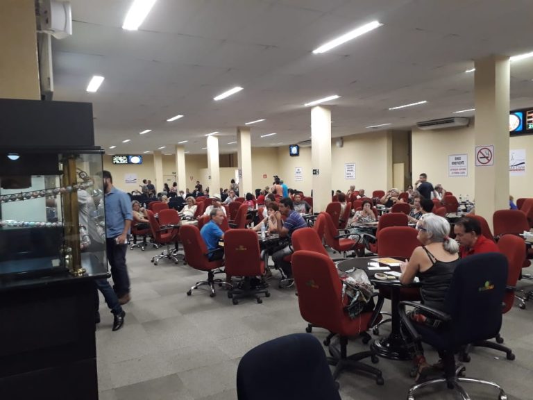 Polícia fecha bingo clandestino no Calçadão de Ribeirão