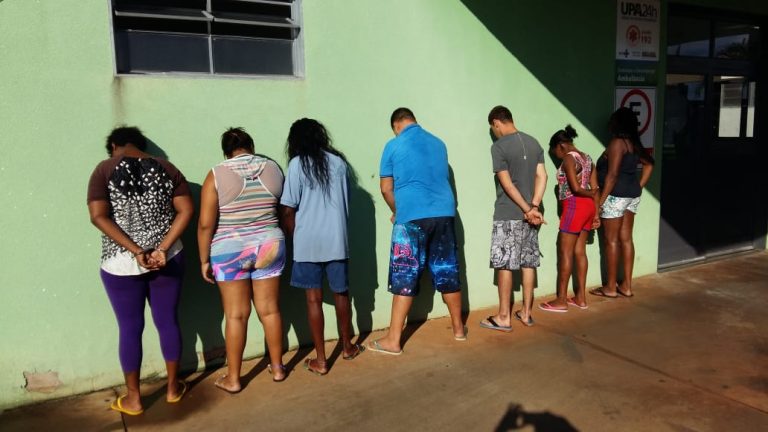 Polícia de Sertãozinho prende sete pessoas por envolvimento no tráfico de drogas
