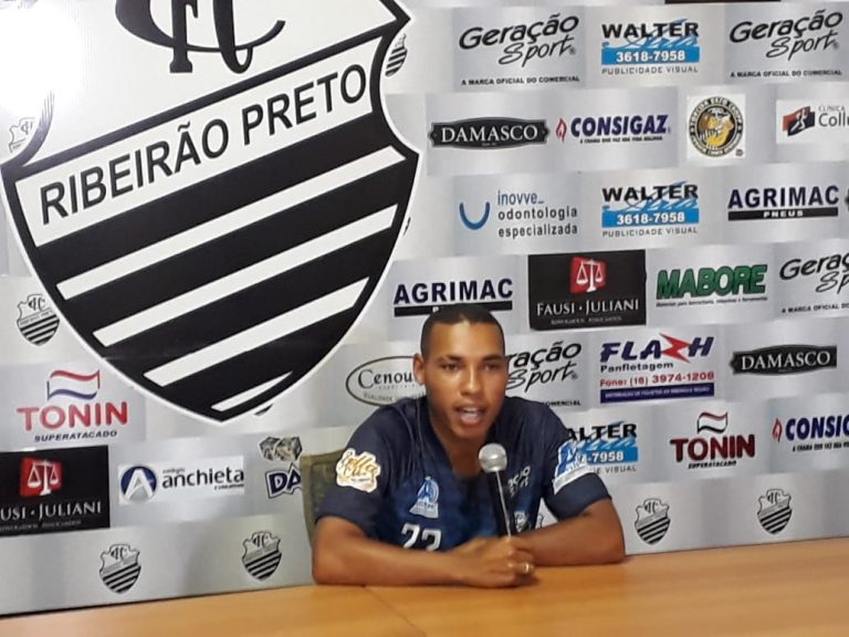 Atacante João Marcos comemora chance de vestir camisa do Comercial