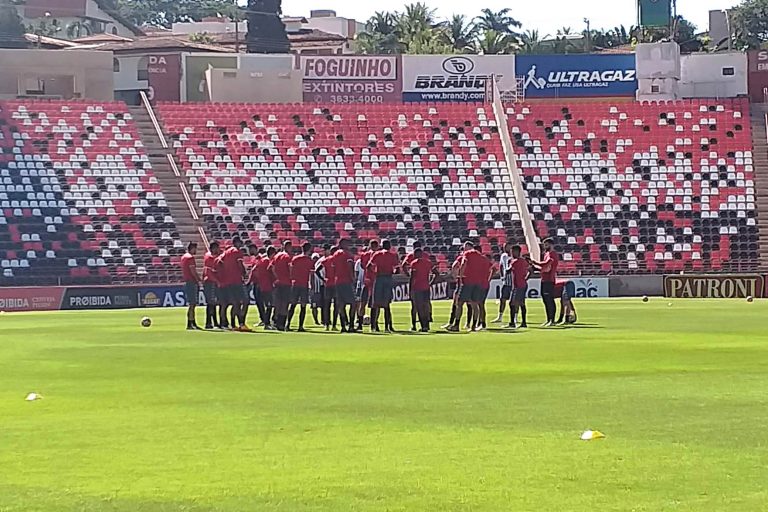 Fora de casa, Botafogo tenta desbancar favorito Palmeiras