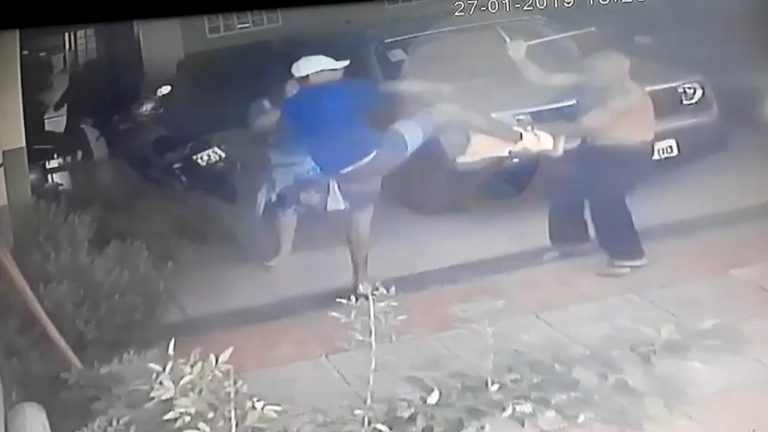 Criminosos invadem residência na zona Oeste e acabam fugindo após reação de moradores