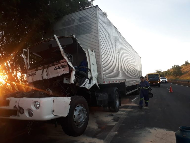 Acidente na rodovia Anhanguera deixa duas pessoas feridas