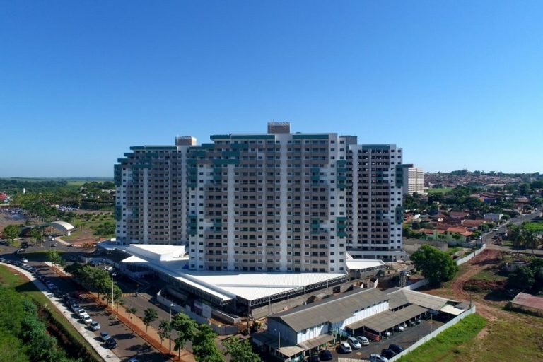 Polícia Civil investiga morte de casal em resort de Olímpia