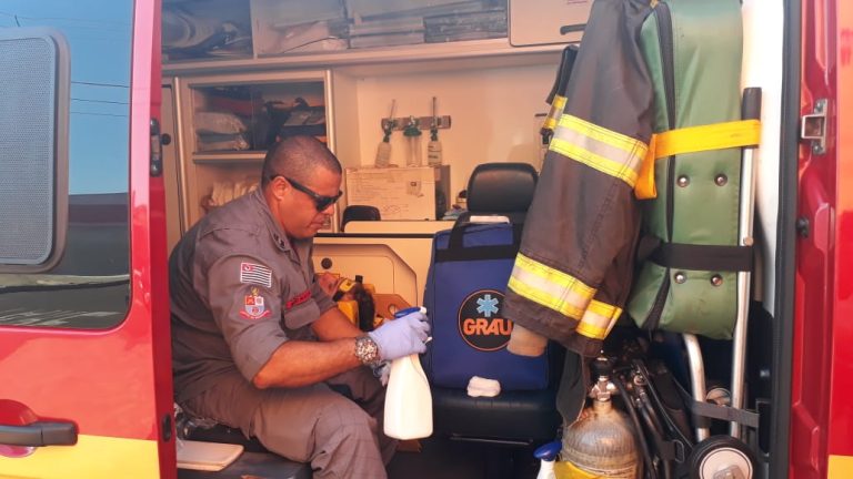 Segunda-feira (14) começa com acidente na Vila Virgínia