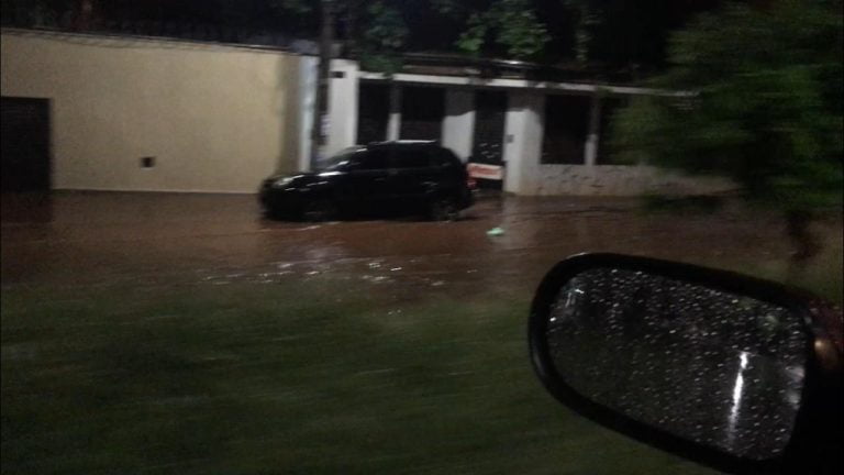 Vídeo | Chuva forte de sexta feira causou alagamentos em vários pontos de Ribeirão