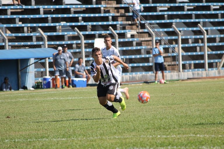 Técnico Edson Vieira detona jogos de manhã: “virou esporte para cavalo”