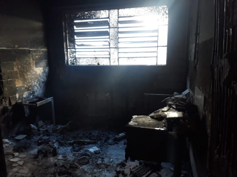 Fechado há seis meses, PAT é incendiado nos Campos Elíseos