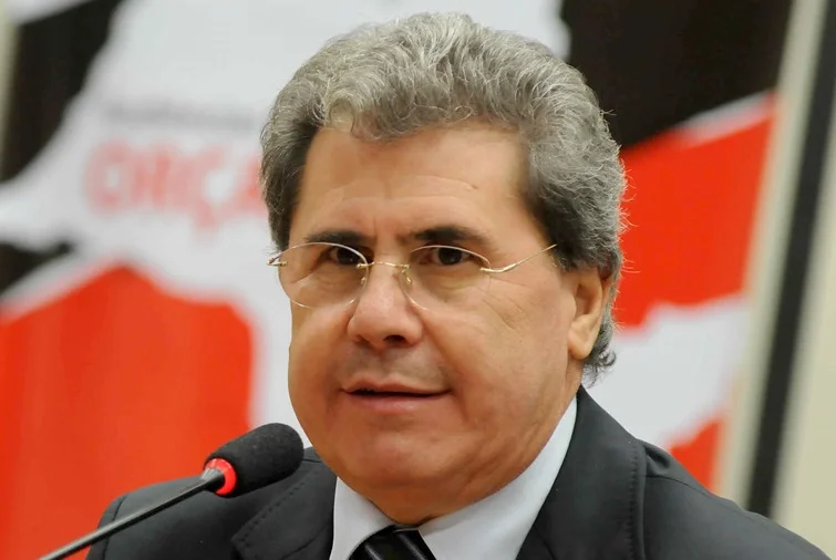 Nogueira ‘encosta’ Nicanor e anuncia novos secretários