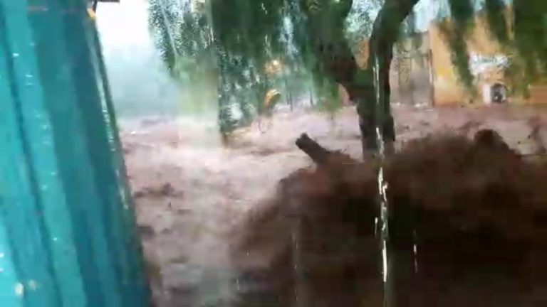 Vídeo registra momentos de tensão durante a chuva desta quarta-feira, 27