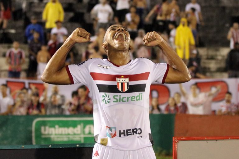 Com desfalques, Botafogo recebe o Oeste pelo mata-mata do Troféu do Interior