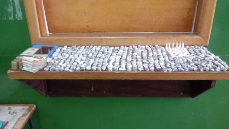 Policiais militares prendem suspeito de tráfico de drogas no Jardim Progresso