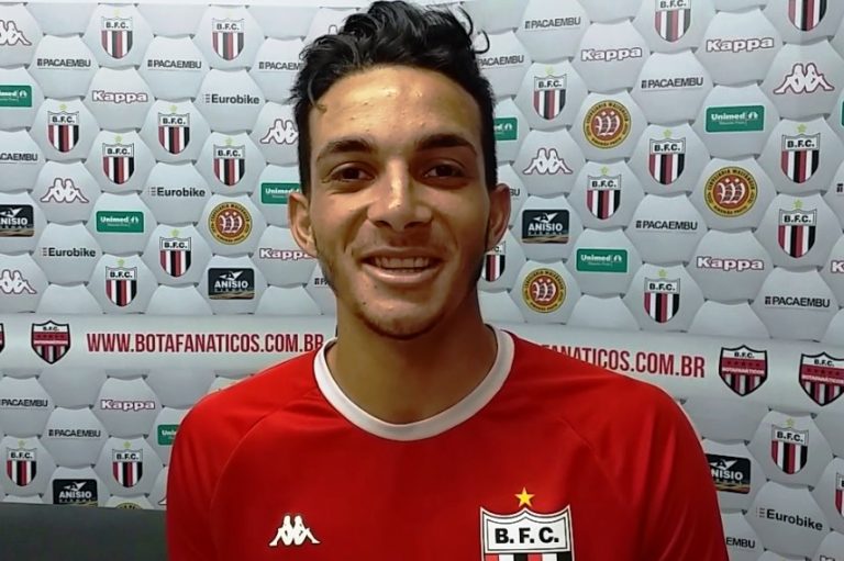 Dodô vibra com chance dada por Roberto Cavalo e promete brigar por vaga no ataque