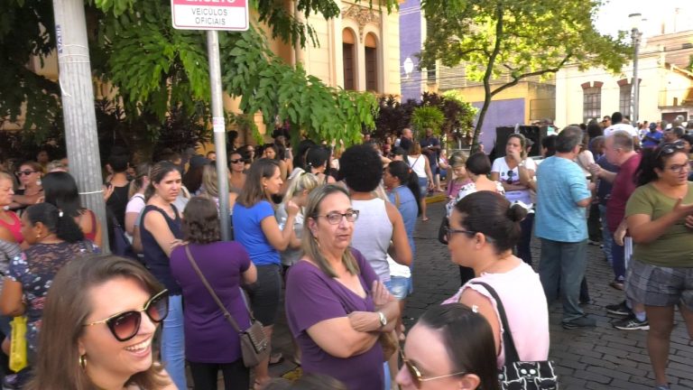 Sem acordo, servidores de Ribeirão continuam em greve