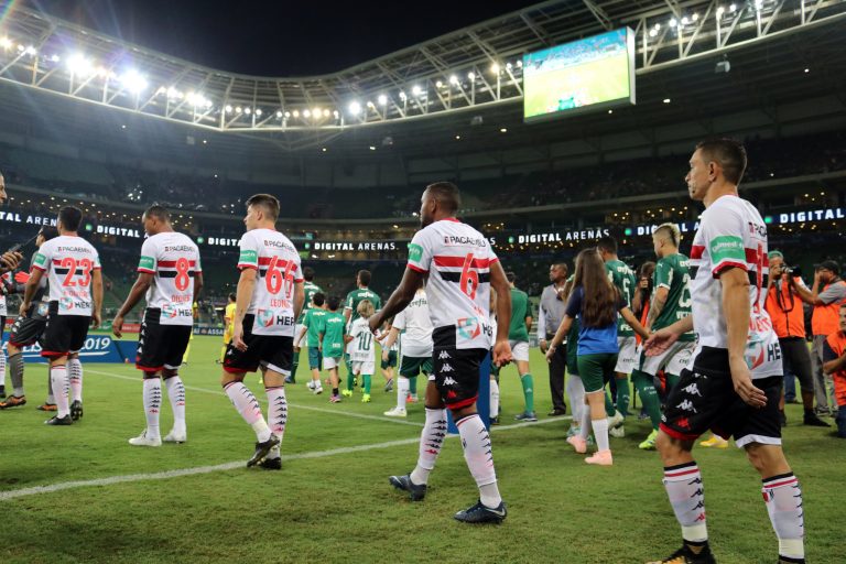 Reformulação é iniciada e três jogadores já deixaram o Botafogo
