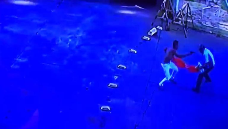 Câmera registra roubo seguido de morte em posto de combustíveis