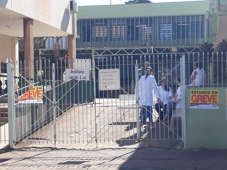 Greve dos servidores continua em Ribeirão Preto