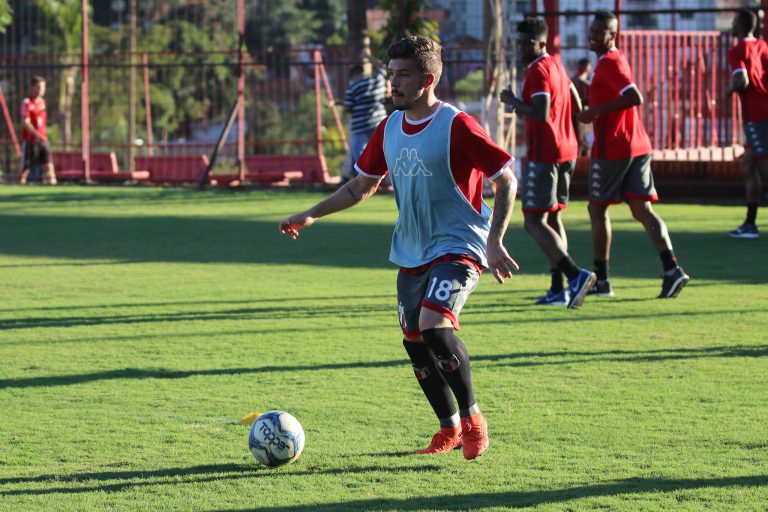Com mudanças de peças e esquema tático, Botafogo quer surpreender Operário-PR