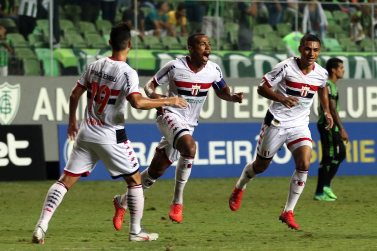 Líder da Série B e com 100% de aproveitamento, Botafogo completa dois meses sem derrotas