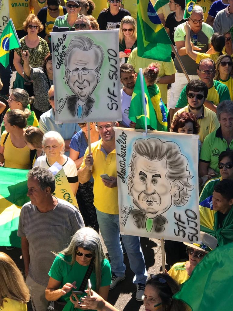 Ignorantes unidos, jamais serão vencidos