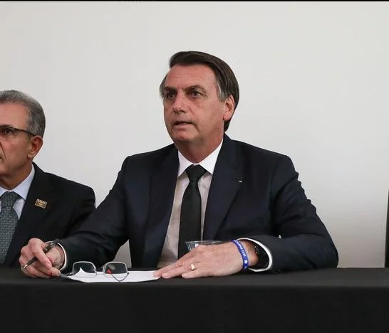 Governo Bolsonaro anunciará novos cortes no Orçamento nesta quarta