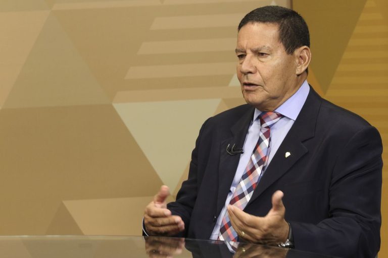 Mourão não vê “nada de mais” em conversas entre Moro e procuradores