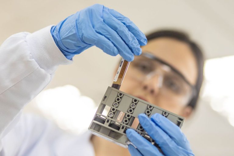 USP inaugura laboratório que identifica doenças emergentes