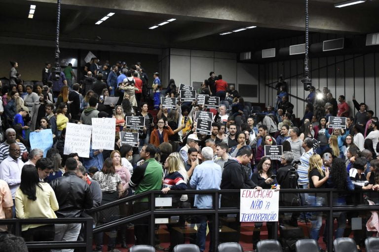 Câmara aprova projeto de “terceirização das creches” em Ribeirão Preto