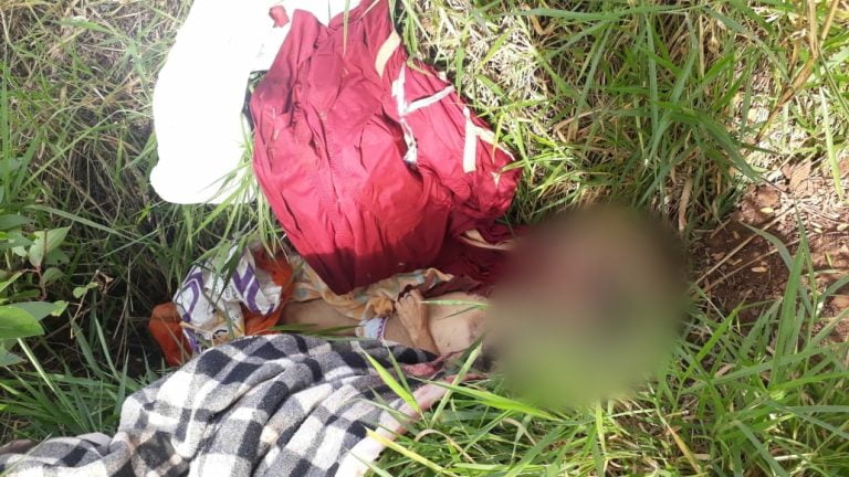 Corpo do homem encontrado morto à facada é reconhecido pela esposa