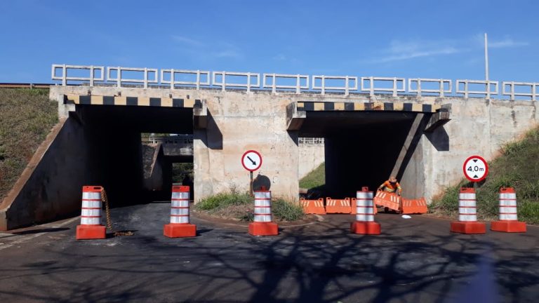 Trecho de rodovia no qual caminhão carregado com gás explodiu segue interditado