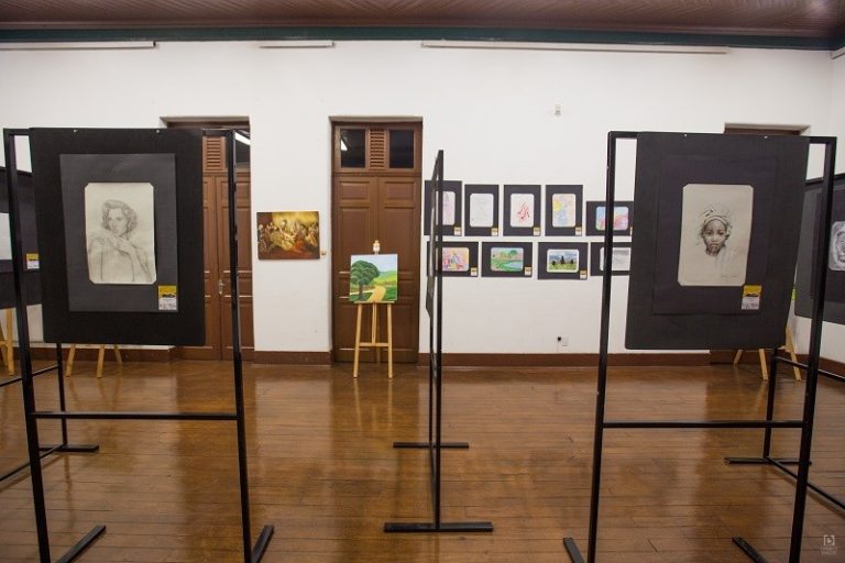 Instituição promove exposição de jovens talentos em Sertãozinho