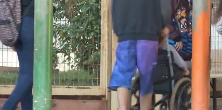 Elevador não funciona e prejudica acessibilidade em escola no Jardim Antônio Palocci