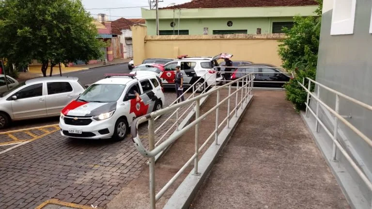 Homem é preso por roubo em uma loja da Jerônimo Gonçalves
