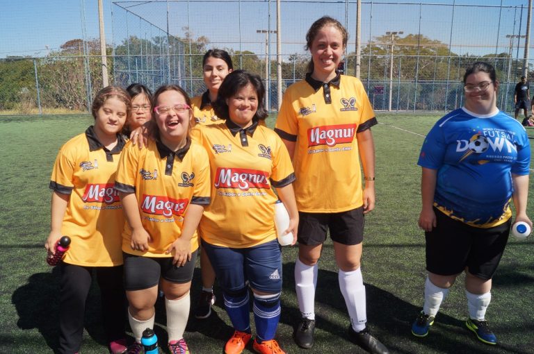 Pioneira, Ribeirão Preto apresenta equipe de futsal down feminino