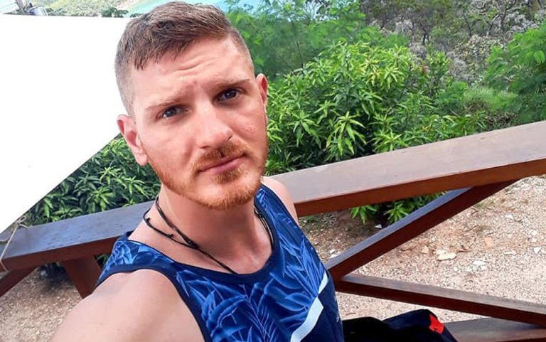 Segurança acusado de matar jovem com mata-leão responderá em liberdade, diz STJ