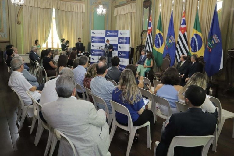 Convênio entre Fundet e Justiça do Trabalho cria 60 vagas para aprendizes em Ribeirão