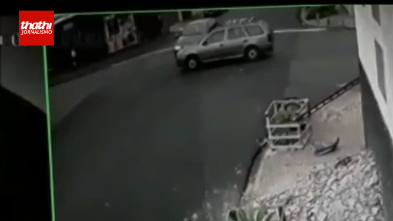 Vídeo | Três ficam feridos em colisão entre dois carros no Ipiranga