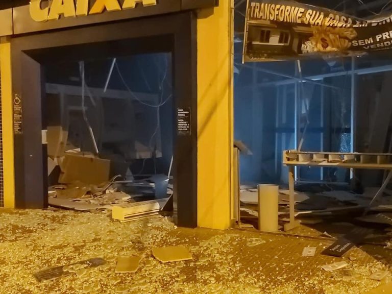 Vídeo | Assaltantes explodem caixa eletrônico da Caixa em Pedregulho