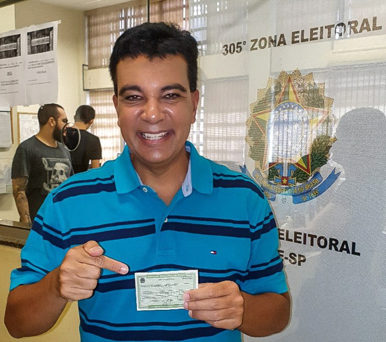 Avassalador! Narrador transfere título para Ribeirão e pode disputar eleição de 2020